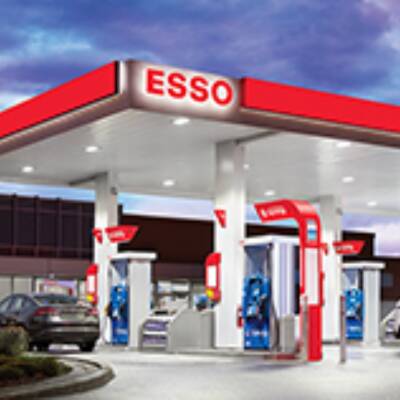 Esso With Pizza & Countystyle with 2 Acres of Land 90 minutes from GTA