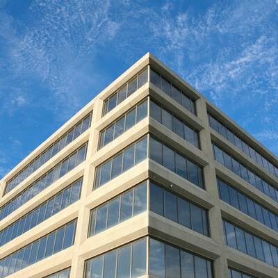 Office building Toronto 7.5 mil  6% cap rate