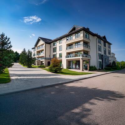 Hotel with Banquet Hall For Sale in the GTA