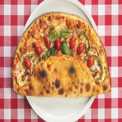 Tuscan Wolf Pizzeria Restaurant in Hamilton, Ontario