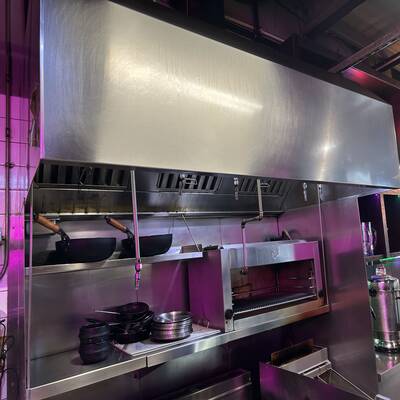 Brentwood Restaurant（4455 Lougheed Highway, Burnaby, BC, Canada）