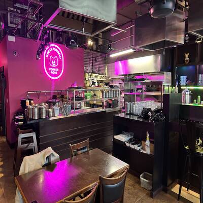 Brentwood Restaurant（4455 Lougheed Highway, Burnaby, BC, Canada）