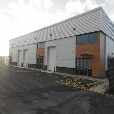 4400 SQ unit for sale in Industrial Area For Sale