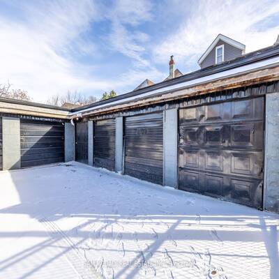 GREAT OPPORTUNITY, LARGE LOT, RESONING, HAMILTON