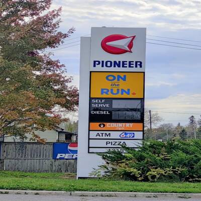 Pioneer Gas Station with Drive Thru Country Style & Pizza Pizza