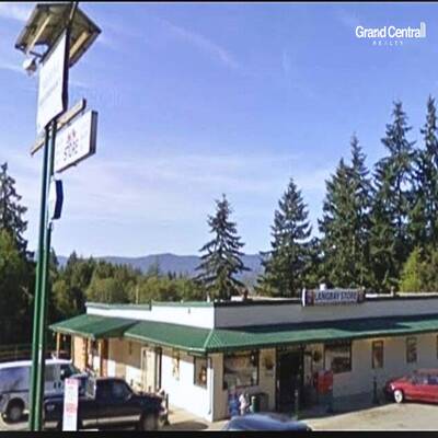 Prime 0.7-acre Commercial Property in Powell River（2365 Langbay Rd, Powell River）