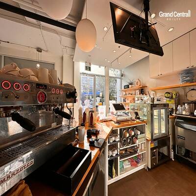 Well-established Café in the Heart of Vancouver West（3363 Dunbar Street）