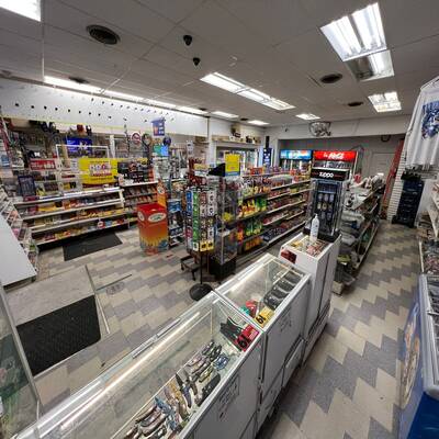 Convenience/Variety !! Beer/Wine !! Vape Shop !! 2 Bedrooms Apartment For Sale with Property !!