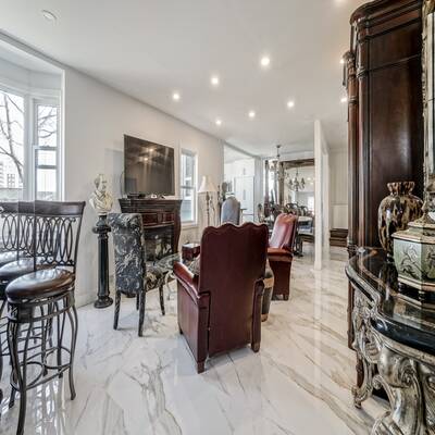 6-PLEX FOR SALE S/E OAKVILLE, RIVER/RAVINE LOT, BY GO STATION