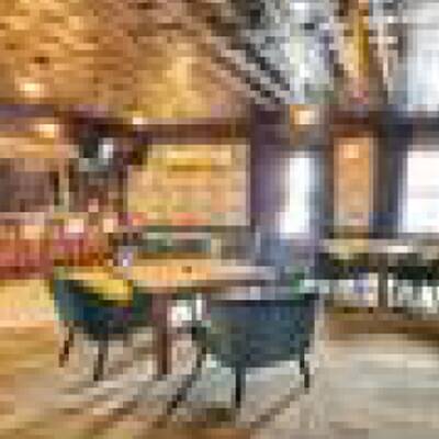 Commercial Building in Downtown For Sale