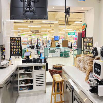 SURREY CENTRAL MALL BUBBLE TEA (5 3000-10153 KING GEORGE BLVD)