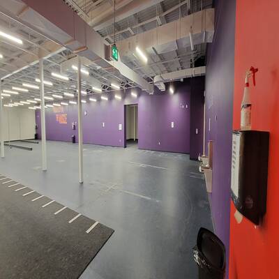 Turnkey Retail Facility for Lease – Ideal for Gym, Health,Grocery or Medical Use