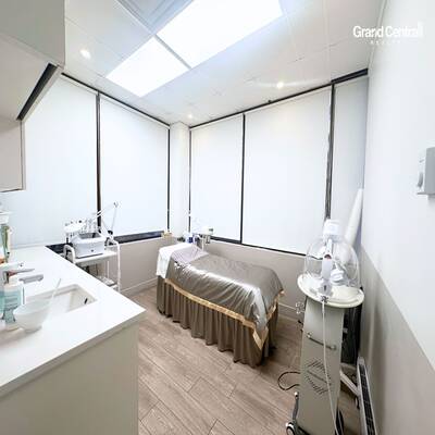 Medical Aesthetics Clinic Lease & Improvements For Sale（240 7031 WESTMINSTER HIGHWAY）