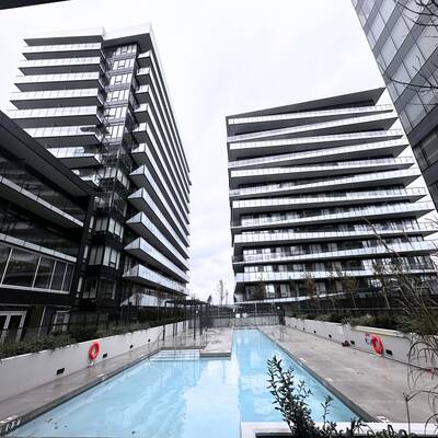 Prime Corner Retail Unit for Lease at Offices at Luxe!（810 5599 NO 3 ROAD）