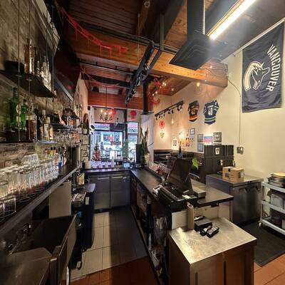 Vancouver Well-known Chinese Noodle Restaurant (836 Denman Street)