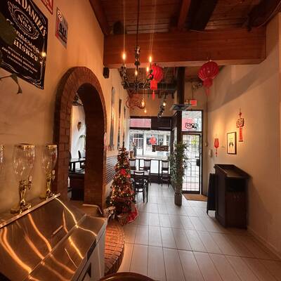 Vancouver Well-known Chinese Noodle Restaurant (836 Denman Street)