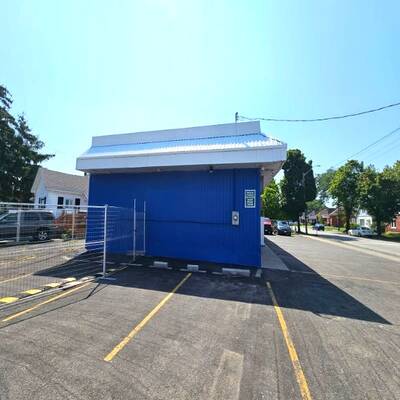 Free-standing Commercial building in Brantford for sale