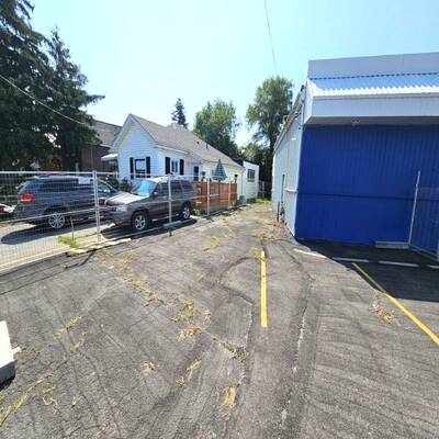 Free-standing Commercial building in Brantford for sale