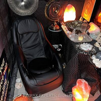 Retail/Commercial Unit For Sale in World on Yonge - Markham