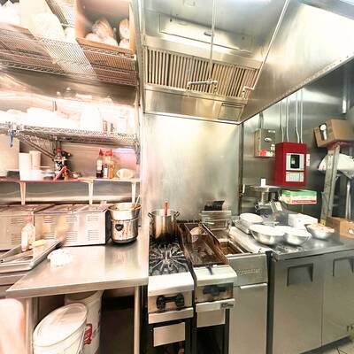 Franchise Restaurant Opportunity – Prime Metrotown Location（1156 4700 KINGSWAY）