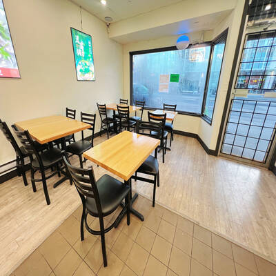Restaurant Opportunity in the Heart of Metrotown Shopping Mall Area（4621 Kingsway）