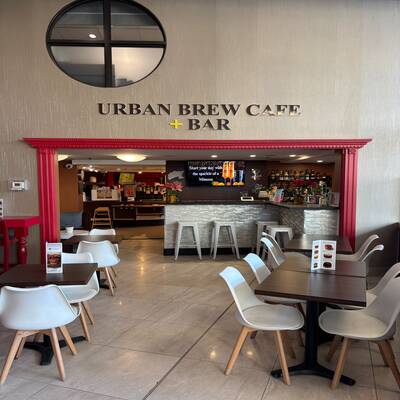 Café & Bar in Hotel Lobby Downtown Ottawa For Sale