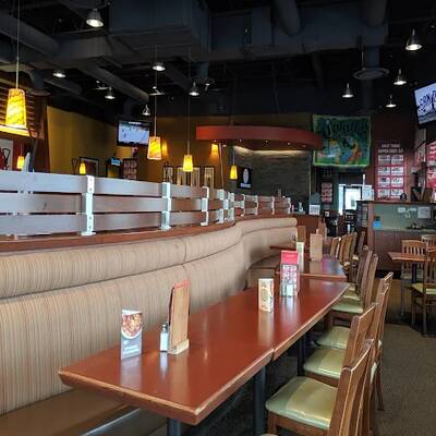 Boston Pizza Cambridge South - Newly Renovated!