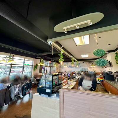 Well-established Coffee Franchise（15090 NORTH BLUFF ROAD）