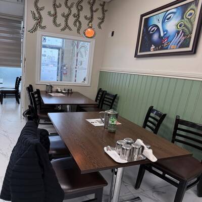 Non Branded Restaurant Bramoton