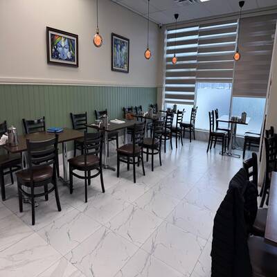 Non Branded Restaurant Bramoton