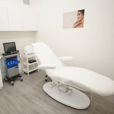 Laser Clinics Canada For Sale - Hillcrest Mall – Richmond Hill, ON