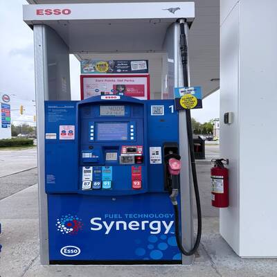Esso + Carwash in Chatham ON