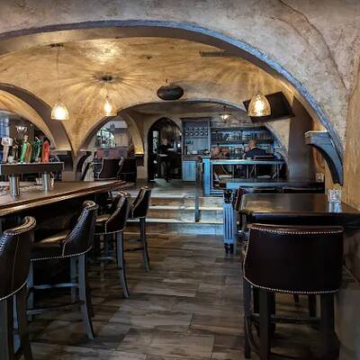 Restaurant, Bar, Boutique Hotel - East Coast Maritimes - 7.5% Cap Rate!