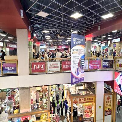Turn-key food business in Crystal Mall（2138 4500 KINGSWAY）