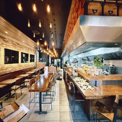 Franchise restaurant business for sale in Vancouver（2129 W 41ST AVENUE）