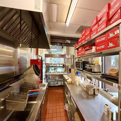 Thriving Fried Chicken Franchise for Sale（8631 Granville Street Vancouver）