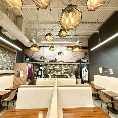 Well-established Japanese Restaurant （1532 MARINE DR）