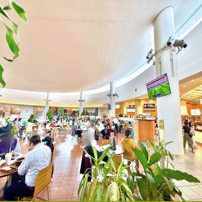 Aberdeen Centre Food Court（3100-4151 Hazelbridge Way，richmond）