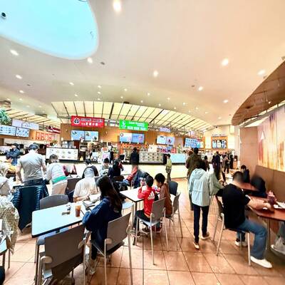 Aberdeen Centre Food Court（3100-4151 Hazelbridge Way，richmond）