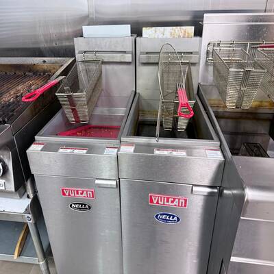 Chicken Restaurant In Mayfield Plaza - Fully Equipped!