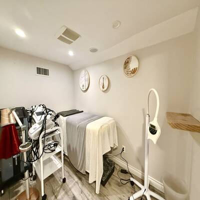VANCOUVER MARPOLE AESTHETICS SKINCARE CLINIC（8008 GRANVILLE STREET）
