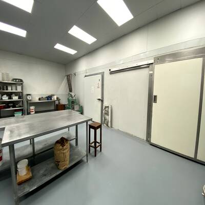 Well-established wholesale bakery facility for sale(8272 MANITOBA STREET)